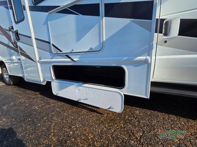 2025 Thor Motor Coach Coleman Series — photo 9 view