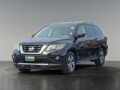 2018 Nissan Pathfinder — rear three-quarter view