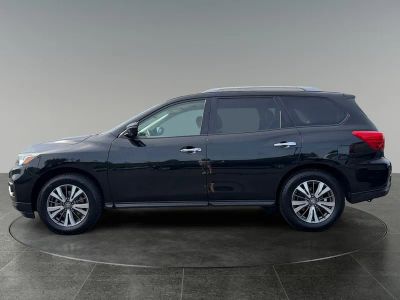 2018 Nissan Pathfinder — detail view