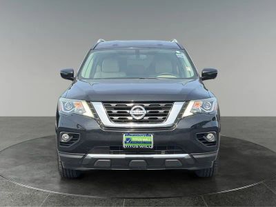 2018 Nissan Pathfinder — side profile view