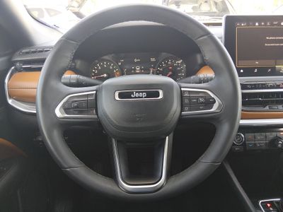 2024 Jeep Compass — photo 12 view