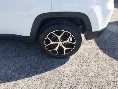 2024 Jeep Compass — photo 10 view