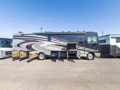 2018 Fleetwood BOUNDER — photo 21 view