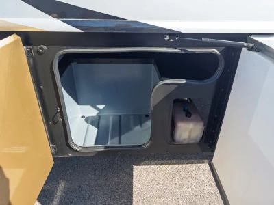 2018 Fleetwood BOUNDER — photo 23 view