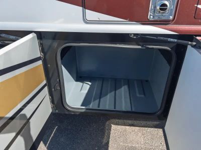 2018 Fleetwood BOUNDER — photo 26 view