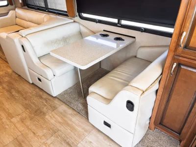2018 Fleetwood BOUNDER — photo 7 view