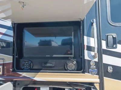 2018 Fleetwood BOUNDER — photo 28 view