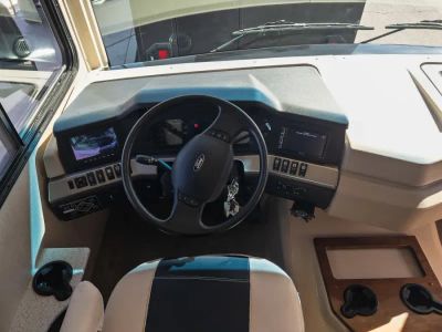 2018 Fleetwood BOUNDER — side profile view