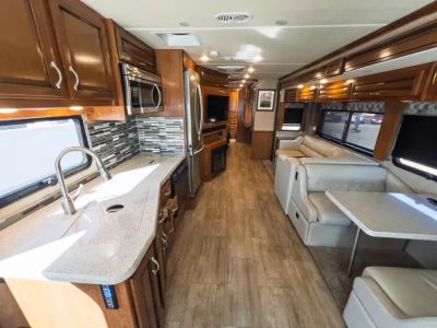 2018 Fleetwood BOUNDER — detail view