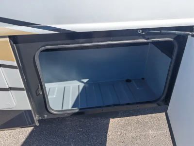 2018 Fleetwood BOUNDER — photo 25 view