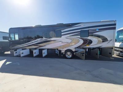 2018 Fleetwood BOUNDER — photo 30 view