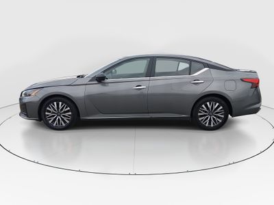 2025 Nissan Altima - Photo 4