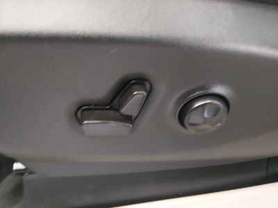 2023 Chrysler Pacifica — photo 21 view
