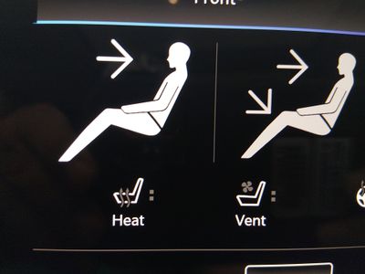 2023 Chrysler Pacifica — photo 20 view