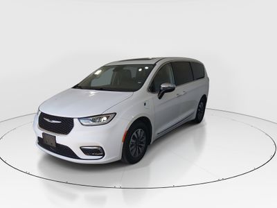 2023 Chrysler Pacifica — rear three-quarter view