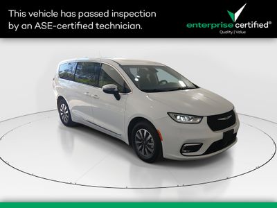 2023 Chrysler Pacifica Hybrid Limited FWD — front three-quarter view