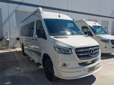 2027 Grech RV VACANZA-ION — front three-quarter view