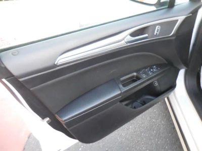 2019 Ford Fusion Hybrid - Photo 15