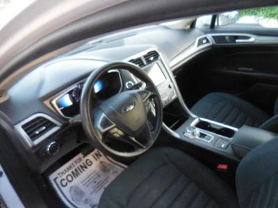 2019 Ford Fusion Hybrid - Photo 16