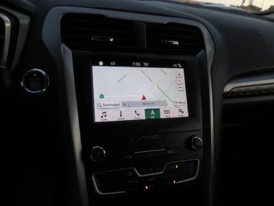 2019 Ford Fusion Hybrid - Photo 18