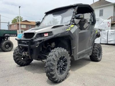 2020 Polaris® GENERAL® 1000 Premium — front three-quarter view