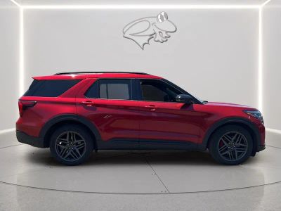 2025 Ford Explorer — detail view
