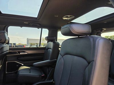2026 Jeep Grand Wagoneer - Photo 8