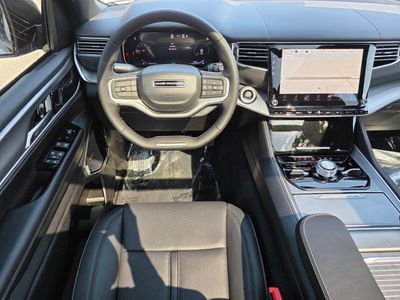 2026 Jeep Grand Wagoneer - Photo 12