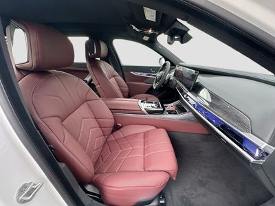 2026 BMW 7 Series — photo 24 view
