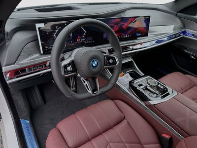 2026 BMW 7 Series — photo 7 view