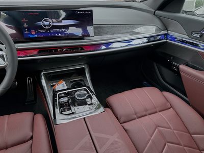 2026 BMW 7 Series — photo 18 view