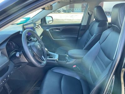 2023 Toyota RAV4 — photo 9 view
