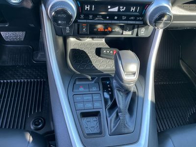 2023 Toyota RAV4 — photo 12 view