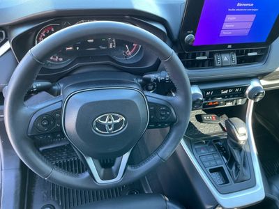 2023 Toyota RAV4 — photo 14 view