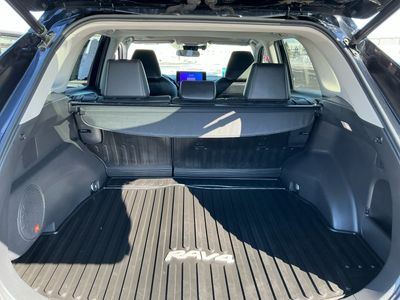 2023 Toyota RAV4 — photo 17 view