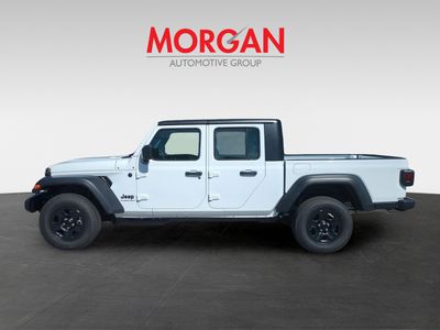 2026 Jeep Gladiator — photo 8 view