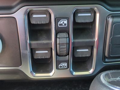 2026 Jeep Gladiator — photo 25 view