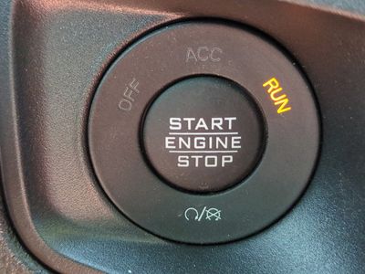 2026 Jeep Gladiator — photo 30 view
