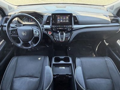 2022 Honda Odyssey — photo 8 view