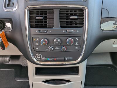 2019 Dodge Grand Caravan — photo 19 view