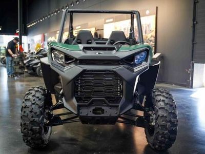 2026 Can-Am Commander DPS 700 — interior view