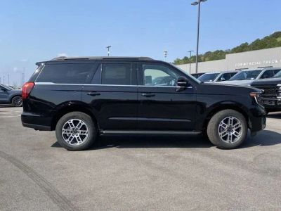 2026 Ford Expedition - Photo 2