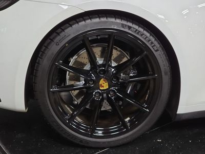 2022 Porsche 911 - Photo 29