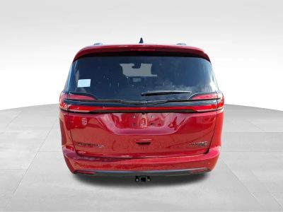 2026 Chrysler Pacifica — detail view