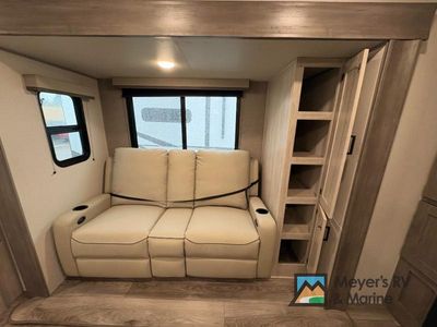 2026 Coachmen RV Catalina Summit Series 8 - Photo 18