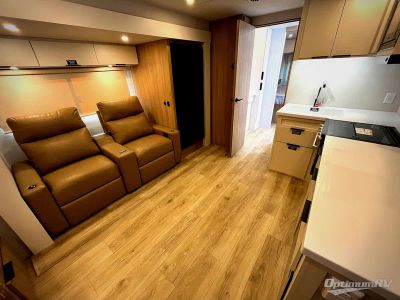 2026 Winnebago Thrive — detail view