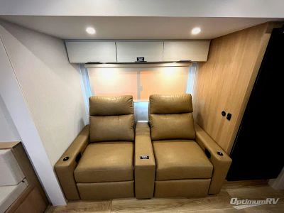 2026 Winnebago Thrive — photo 15 view