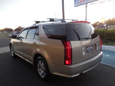 2009 Cadillac SRX — engine compartment view