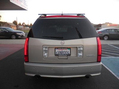 2009 Cadillac SRX — interior view