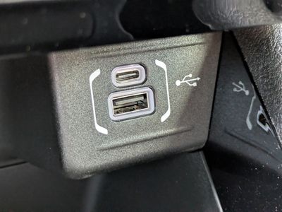 2026 Jeep Compass — photo 19 view